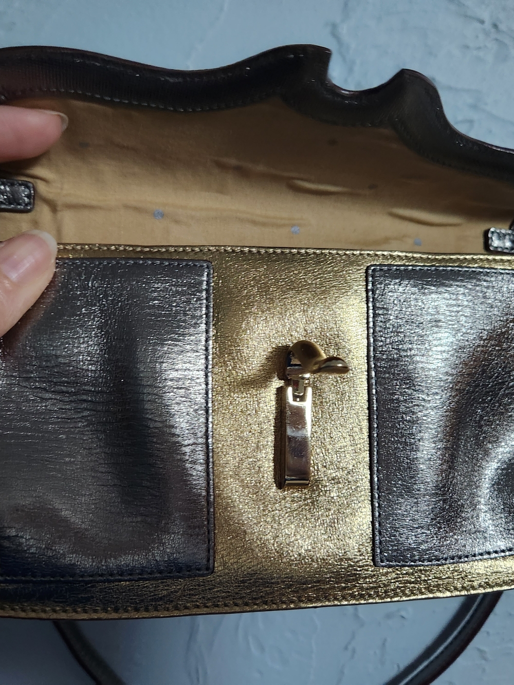 Kate Spade New York Rivington Gisele Metallic  Shoulder Bag 8x5 Silver Gold - Picture 9 of 14